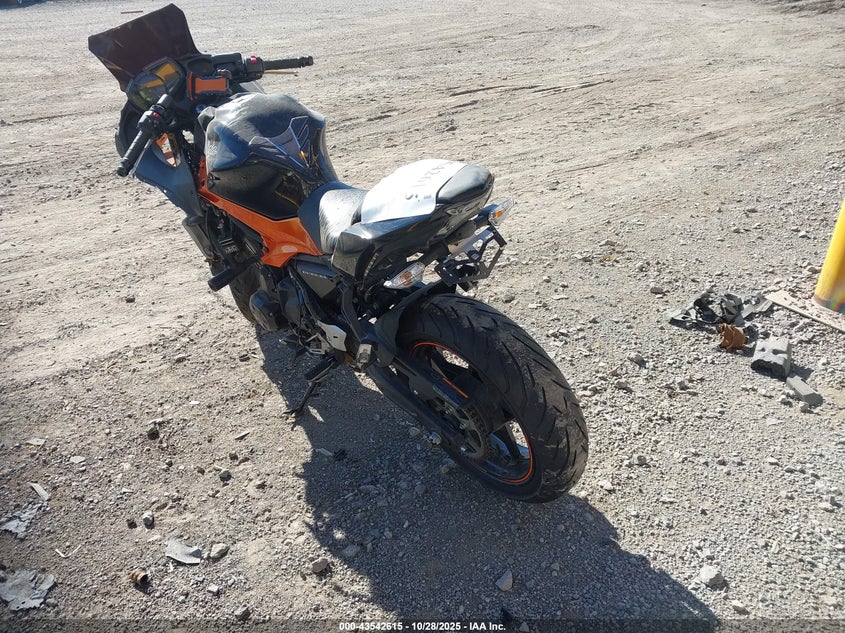 JKAEXEK17KDA35230 2019 KAWASAKI NINJA photo no. 3