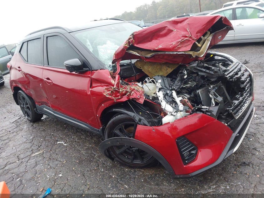 NISSAN KICKS SR XTRONIC CVT