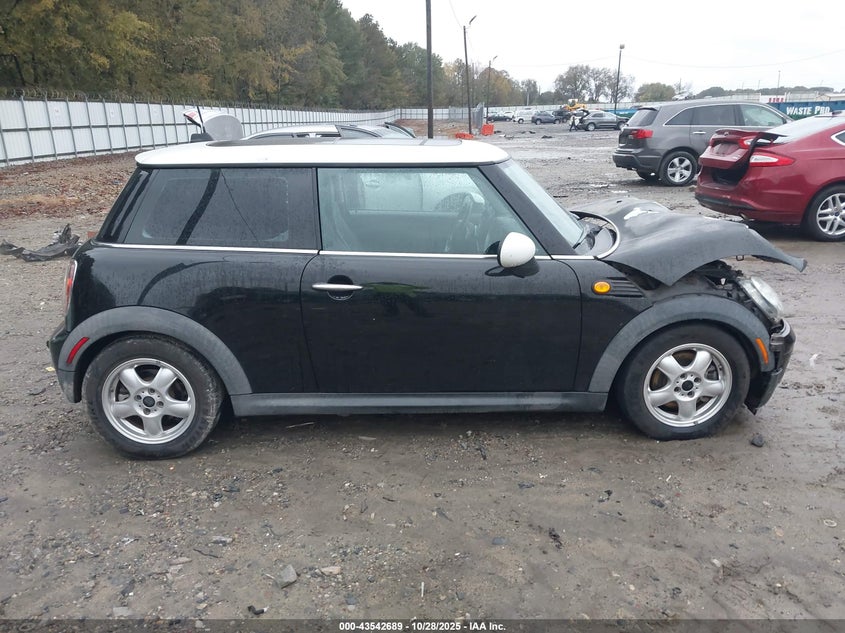 2009 Mini Cooper VIN: WMWMF33569TW73893 Lot: 43542689