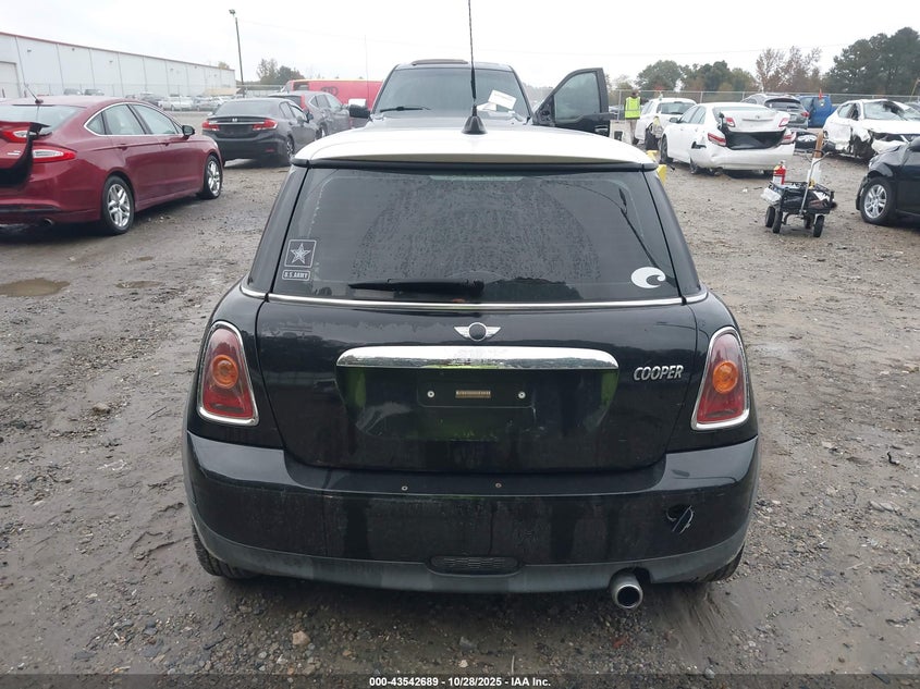 2009 Mini Cooper VIN: WMWMF33569TW73893 Lot: 43542689