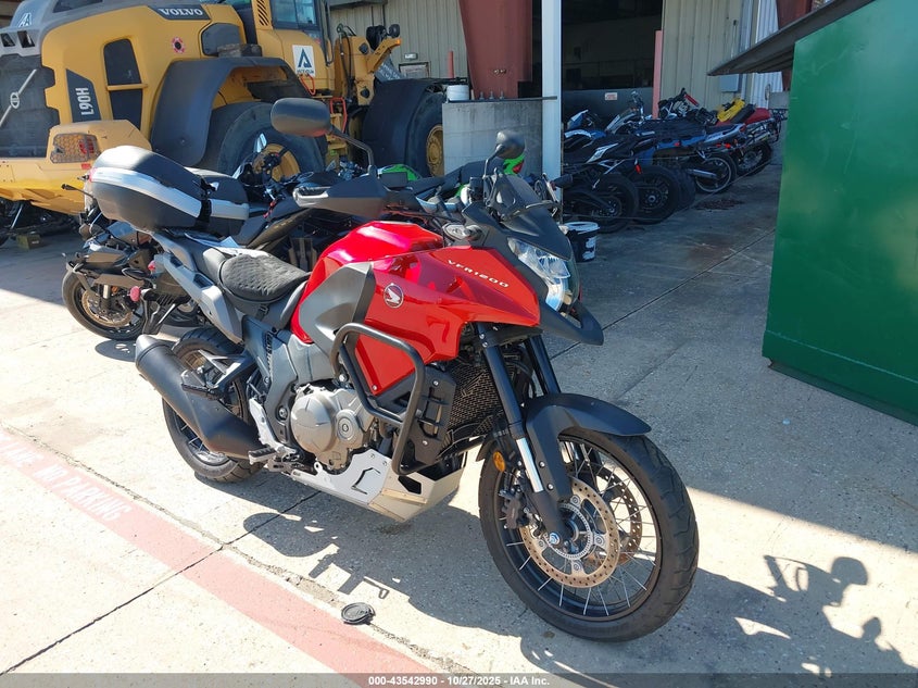 JH2SC7608HK100130 2017 Honda Vfr1200 X auction photo 1