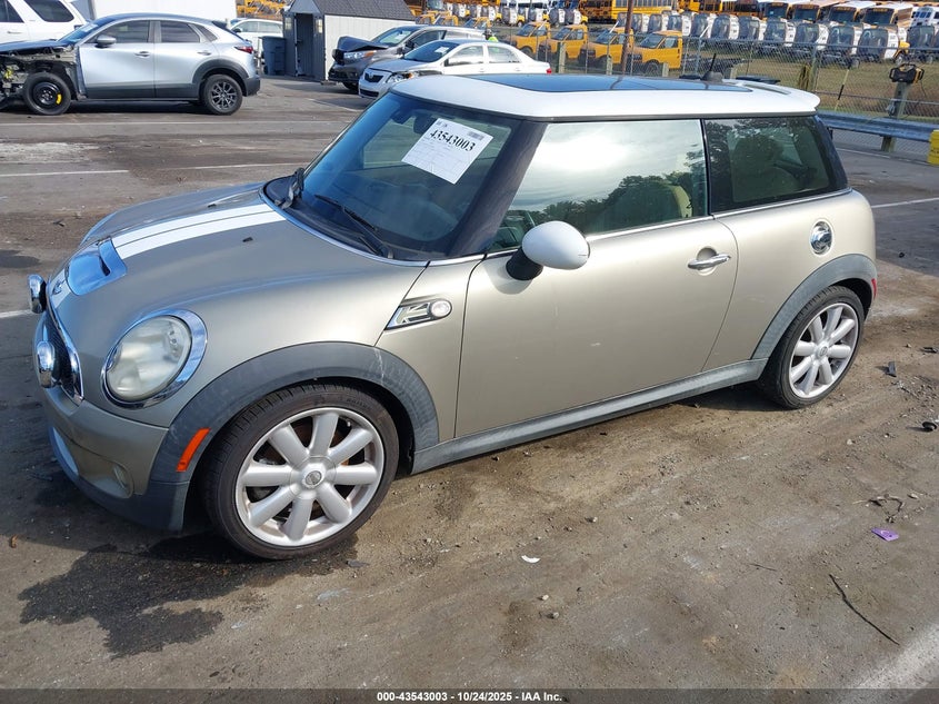 WMWMF73529TT99485 2009 MINI COOPER photo no. 2