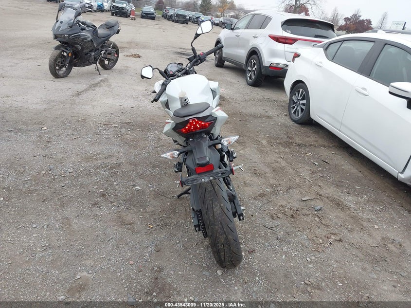 2022 Kawasaki Er400 D VIN: JKAERKD10NDAG0671 Lot: 43543009