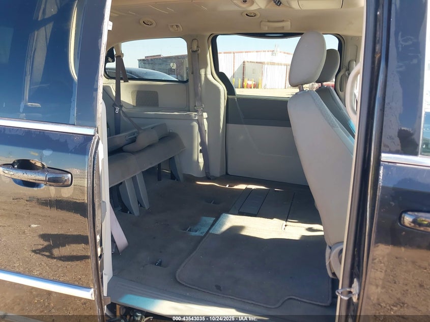 2A4RR5D10AR221418 2010 CHRYSLER TOWN & COUNTRY photo no. 8