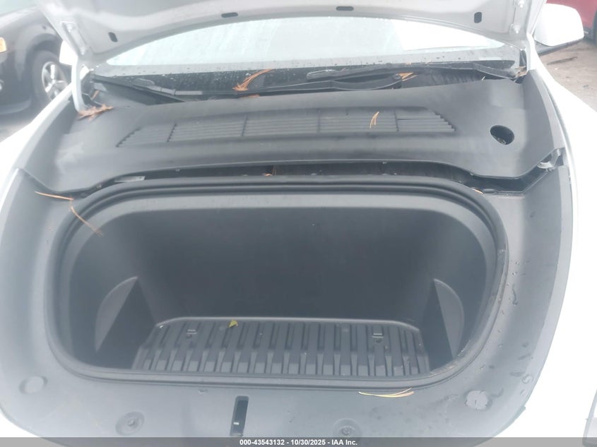 2023 Tesla Model Y Awd/Long Range Dual Motor All-Wheel Drive VIN: 7SAYGAEE7PF630072 Lot: 43543132