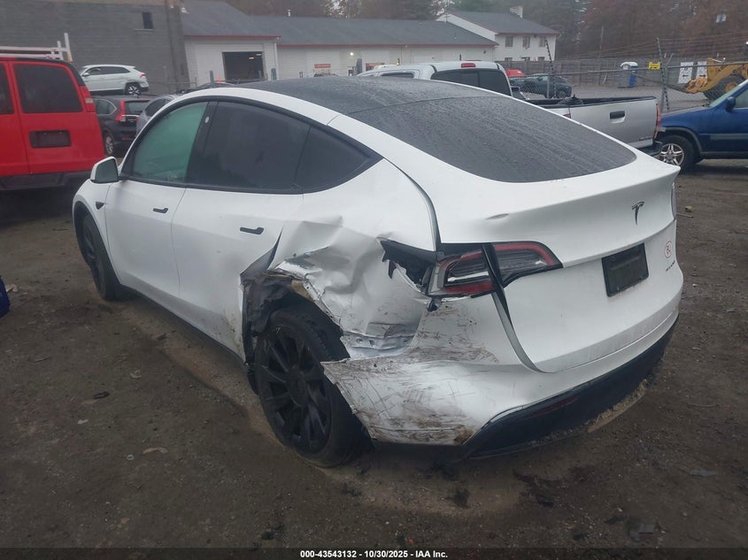 2023 Tesla Model Y Awd/Long Range Dual Motor All-Wheel Drive VIN: 7SAYGAEE7PF630072 Lot: 43543132