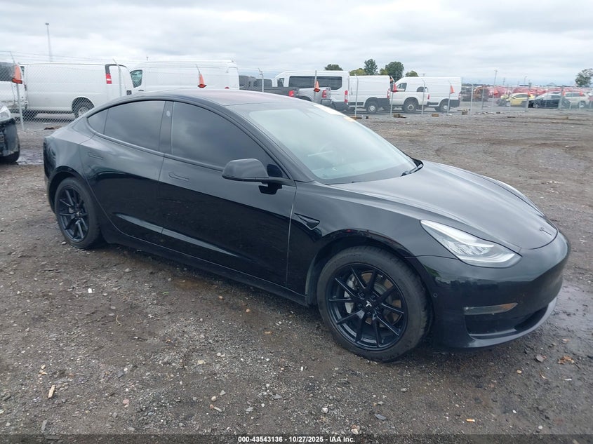 TESLA MODEL 3 LONG RANGE/PERFORMANCE