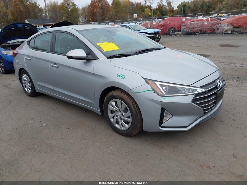 HYUNDAI ELANTRA SE