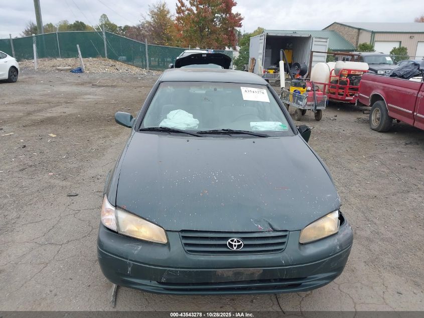 1999 Toyota Camry Le VIN: 4T1BG22K1XU913511 Lot: 43543278