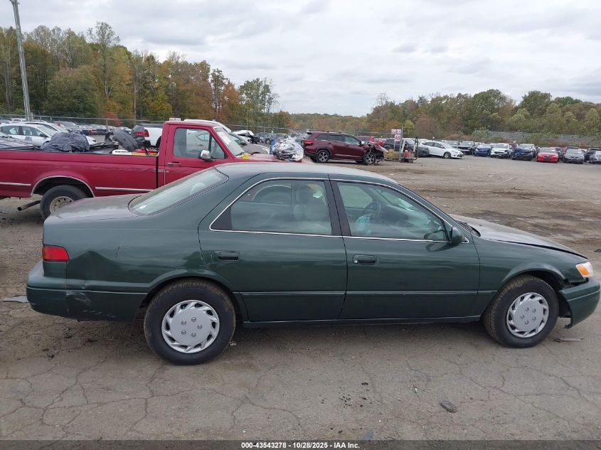 1999 Toyota Camry Le VIN: 4T1BG22K1XU913511 Lot: 43543278