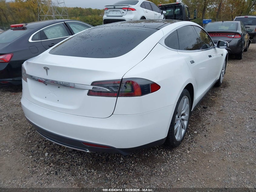 5YJSA1BG8DFP11085 2013 TESLA MODEL S photo no. 4