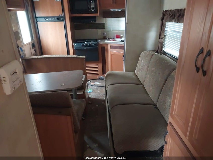 4YDT23R2887201083 2011   photo no. 8