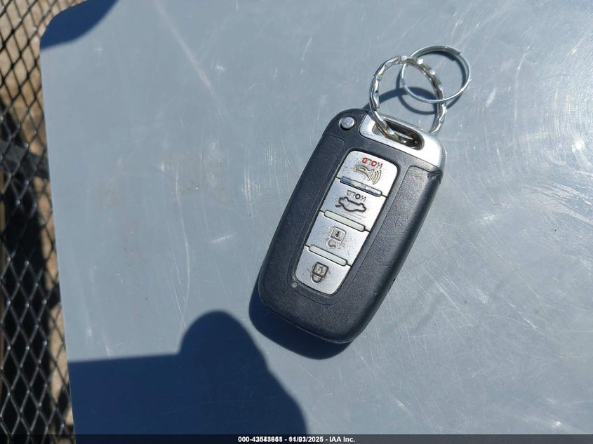 2013 HYUNDAI SONATA HYBRID - KMHEC4A42DA097235