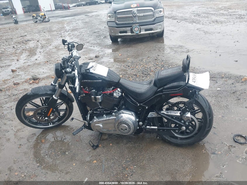 2018 Harley-Davidson Fxbr Breakout VIN: 1HD1YEJ11JC028843 Lot: 43543659
