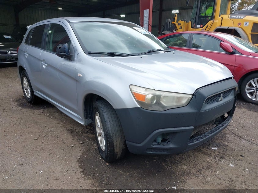 MITSUBISHI OUTLANDER SPORT ES