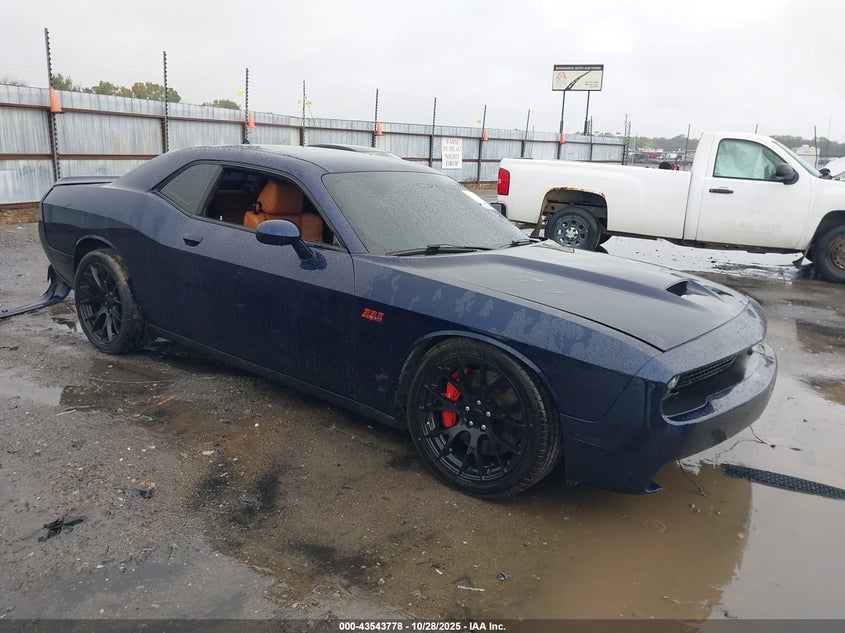 DODGE CHALLENGER SRT 392