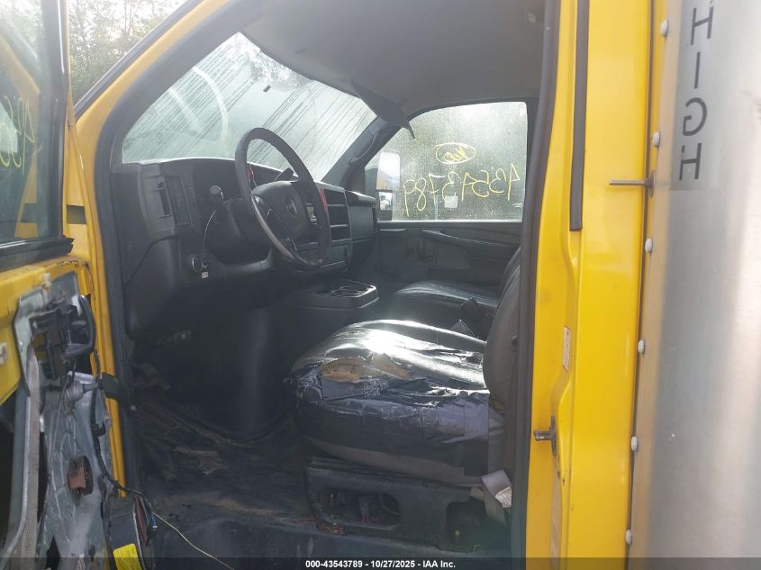 2010 GMC Savana Cutaway Work Van VIN: 1GD6G4BG4A1900950 Lot: 43543789