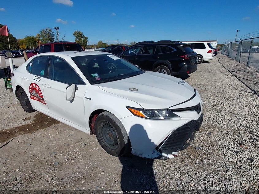 TOYOTA CAMRY HYBRID LE