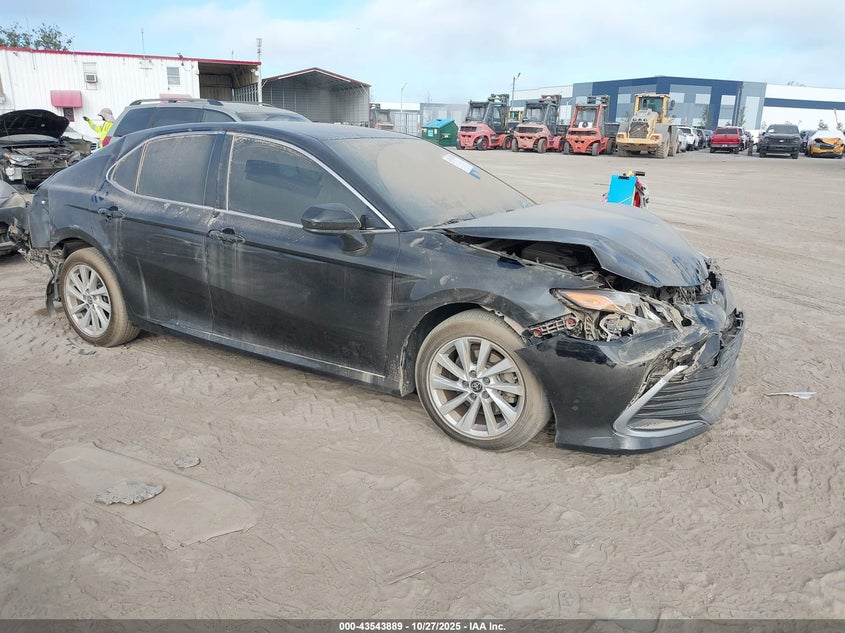 2022 TOYOTA CAMRY LE - 4T1C11AK4NU689309