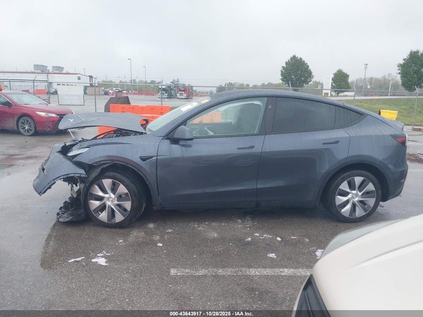 2023 Tesla Model Y Awd/Long Range Dual Motor All-Wheel Drive VIN: 7SAYGDEE3PA208685 Lot: 43543917