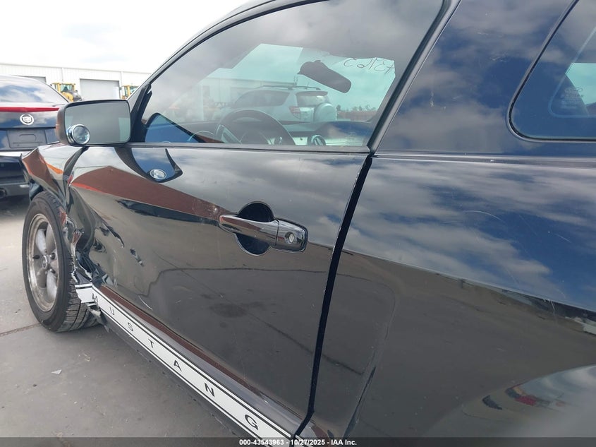 2006 Ford Mustang V6 VIN: 1ZVHT80N465215782 Lot: 43543963