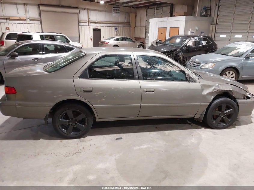 2000 Toyota Camry Le V6 VIN: 4T1BF22K5YU090652 Lot: 43543974