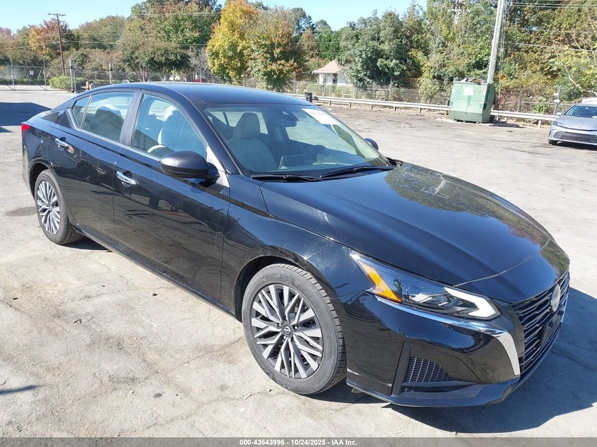 NISSAN ALTIMA SV FWD