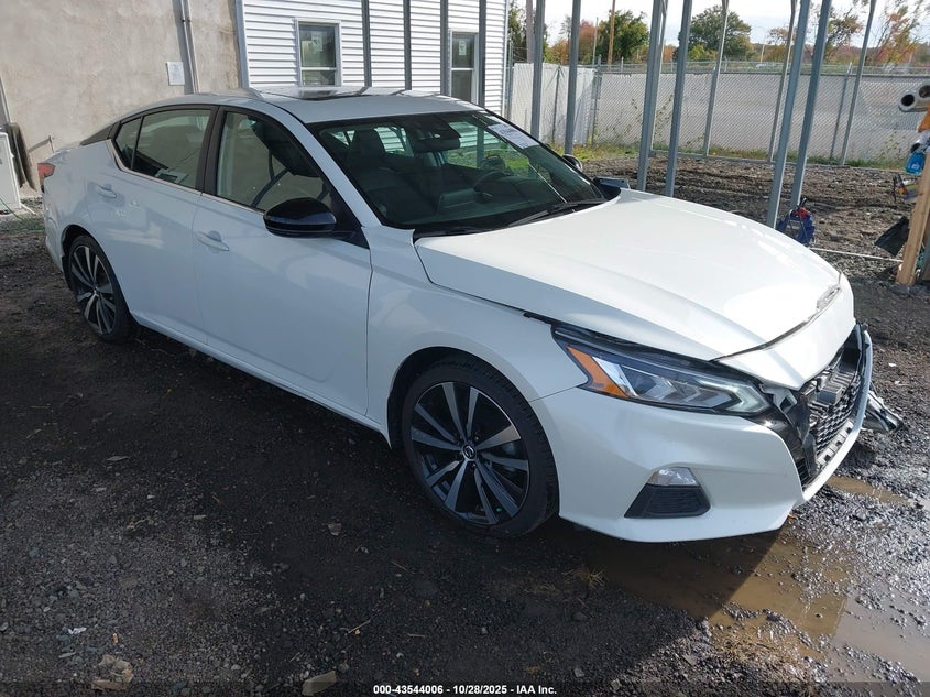 NISSAN ALTIMA SR FWD