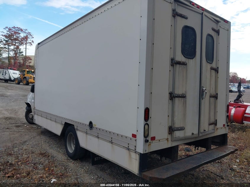 1HA6GVCG2HN007781 2017 CHEVROLET EXPRESS photo no. 3