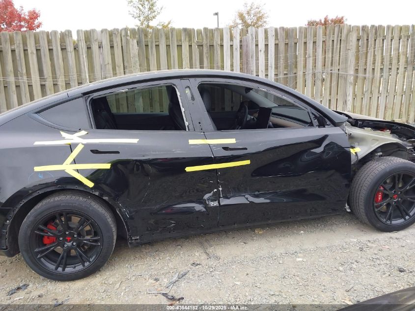 2022 Tesla Model Y Long Range Dual Motor All-Wheel Drive VIN: 7SAYGAEE2NF307710 Lot: 43544182