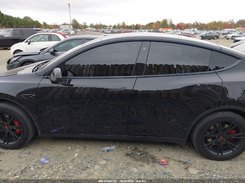 2022 Tesla Model Y Long Range Dual Motor All-Wheel Drive VIN: 7SAYGAEE2NF307710 Lot: 43544182