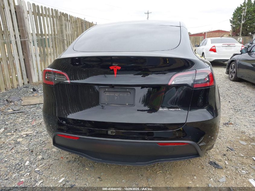 2022 Tesla Model Y Long Range Dual Motor All-Wheel Drive VIN: 7SAYGAEE2NF307710 Lot: 43544182