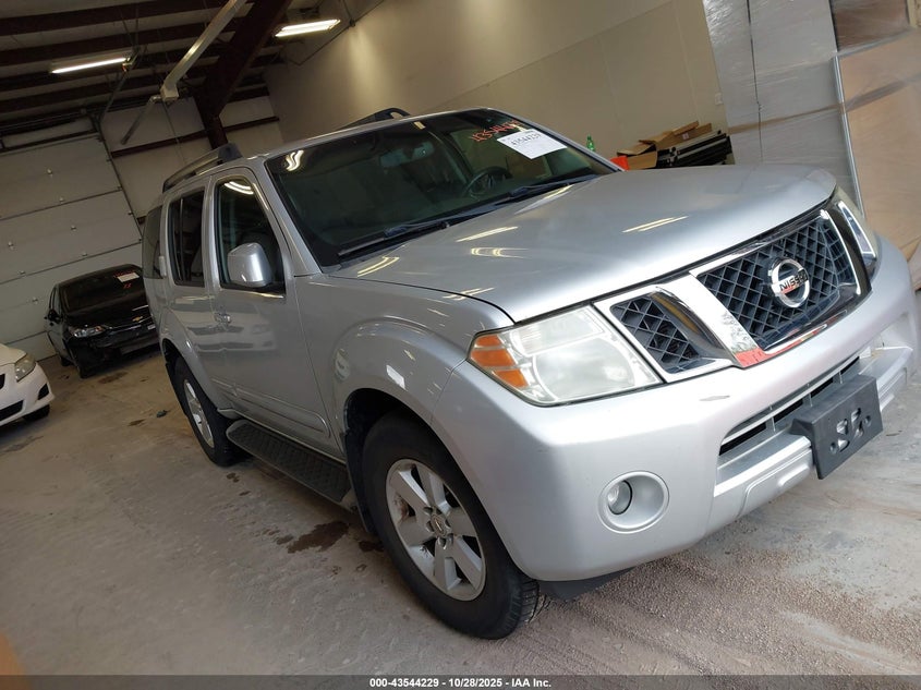 NISSAN PATHFINDER SV