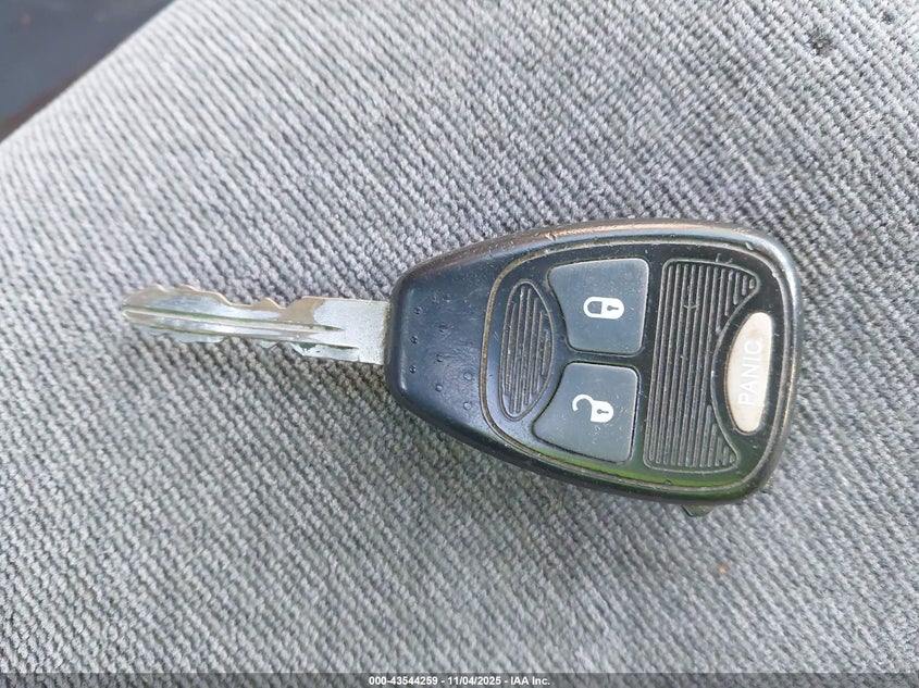 2005 Chrysler Town & Country VIN: 1C4GP45R45B417772 Lot: 43544259