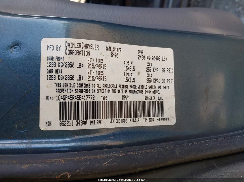 2005 Chrysler Town & Country VIN: 1C4GP45R45B417772 Lot: 43544259