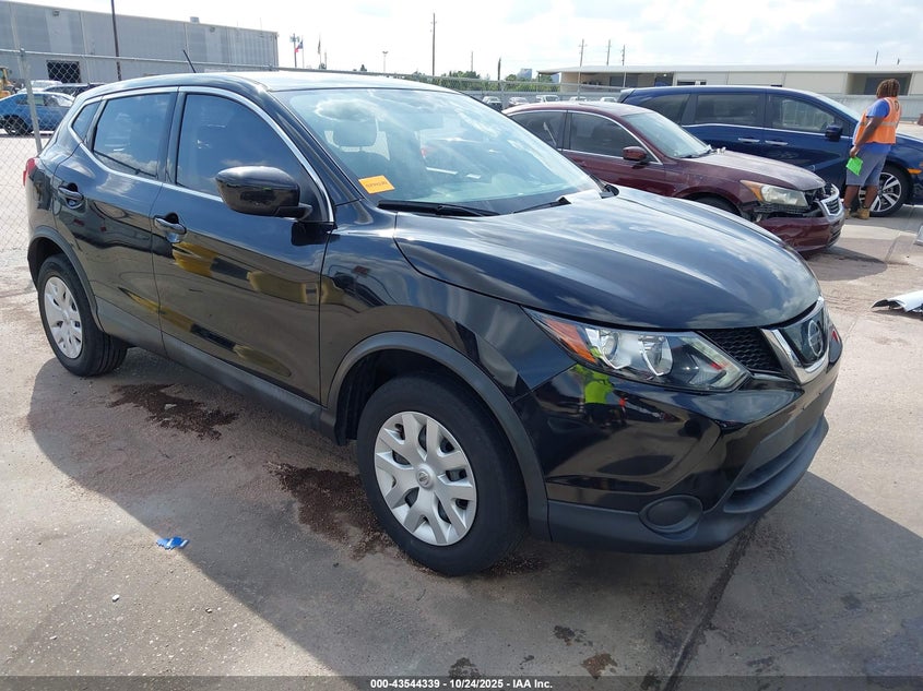 NISSAN ROGUE SPORT S