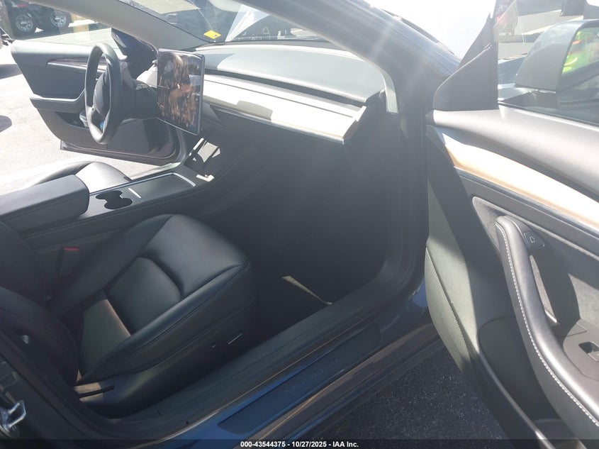 5YJ3E1EBXNF195032 2022 TESLA MODEL 3 photo no. 5