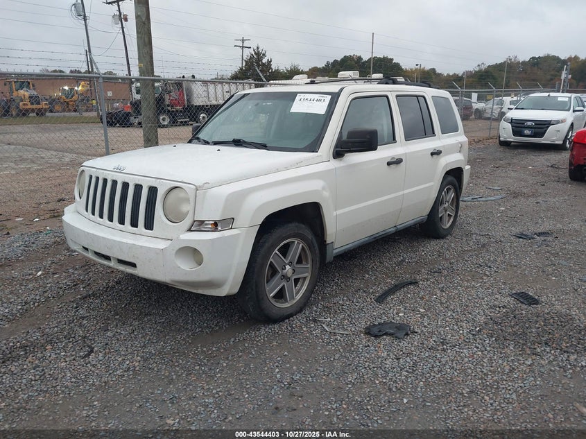 1J8FF28WX7D395555 2007 JEEP LIBERTY (PATRIOT) photo no. 2