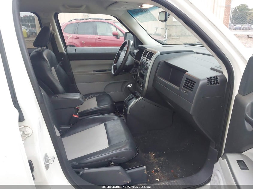 1J8FF28WX7D395555 2007 JEEP LIBERTY (PATRIOT) photo no. 5