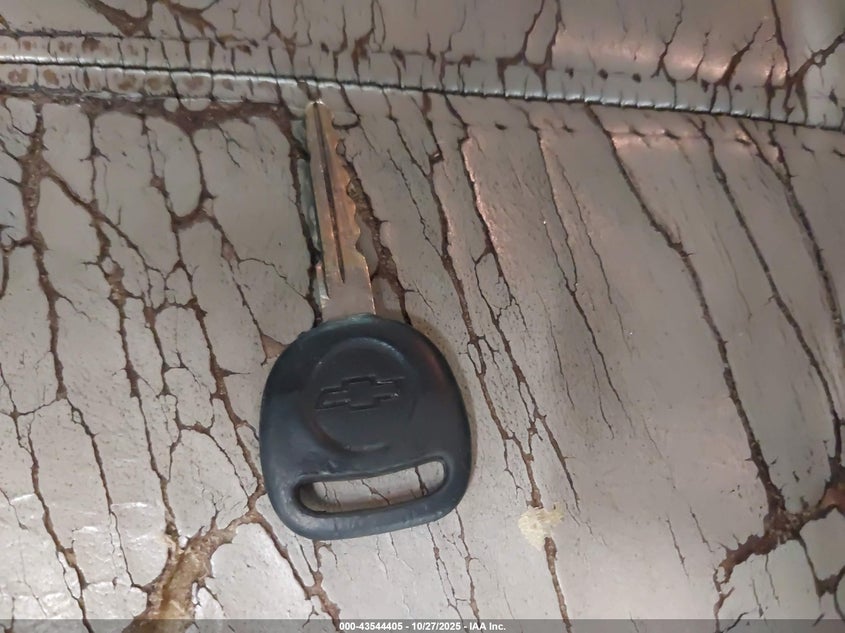 2002 Chevrolet Suburban 1500 Z71 VIN: 3GNFK16Z32G243212 Lot: 43544405