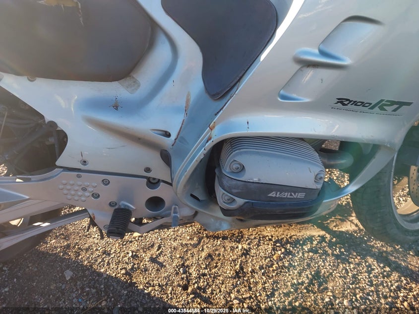 WB10418A9VZC62366 1997 BMW R 1100 photo no. 8