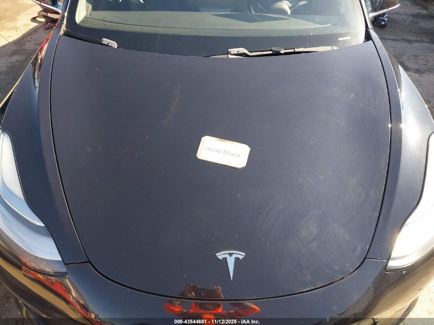 2018 Tesla Model 3 Long Range/Performance VIN: 5YJ3E1EB8JF070525 Lot: 43544681