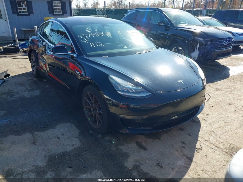 TESLA MODEL 3 LONG RANGE/PERFORMANCE