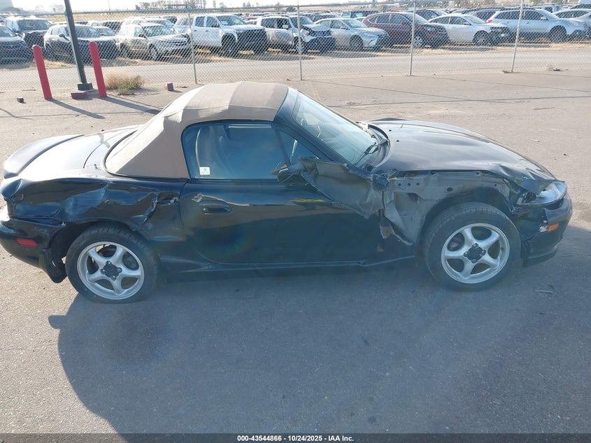 1999 Mazda Mx-5 Miata Leather Pkg/Popular Equipment Pkg/Sports Pkg/Touring Pkg VIN: JM1NB3533X0131941 Lot: 43544866
