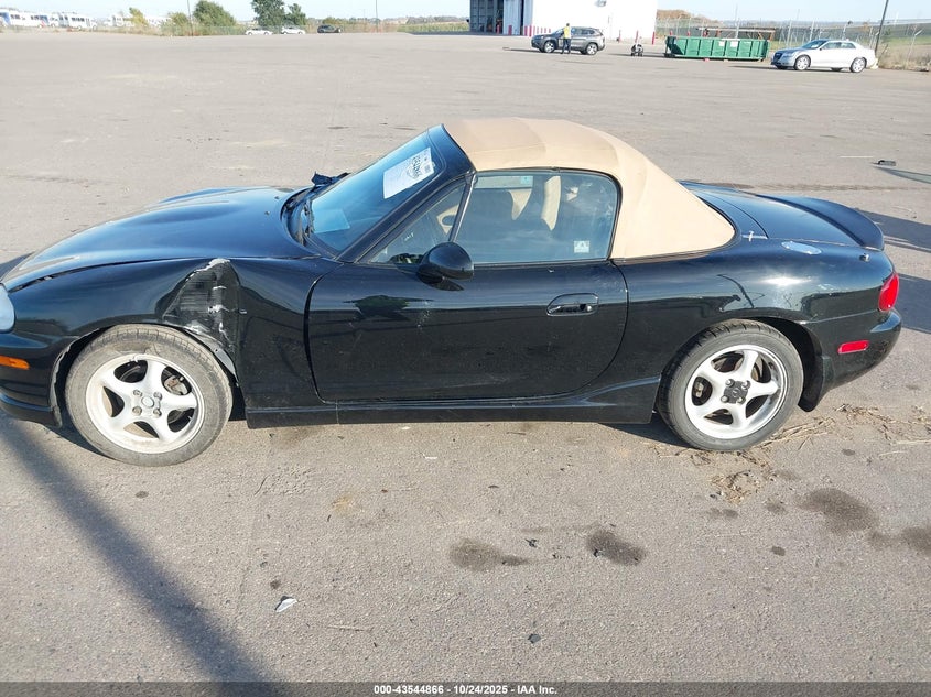 1999 Mazda Mx-5 Miata Leather Pkg/Popular Equipment Pkg/Sports Pkg/Touring Pkg VIN: JM1NB3533X0131941 Lot: 43544866