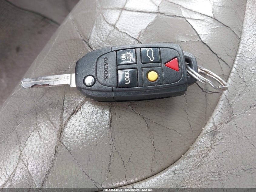 2004 Volvo Xc70 2.5T/Xc70 VIN: YV1SZ59HX41129118 Lot: 43544923