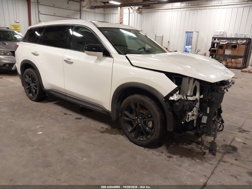 INFINITI QX60 LUXE AWD