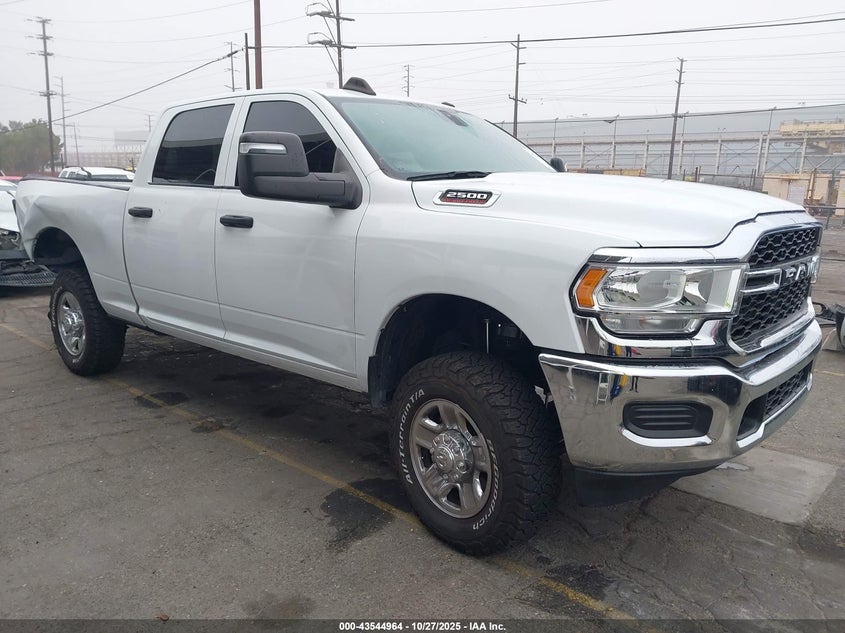 RAM 2500 TRADESMAN 4X4 6 4 BOX