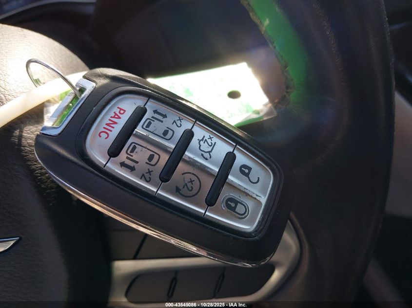 2020 Chrysler Pacifica Touring L VIN: 2C4RC1BG2LR114378 Lot: 43545086