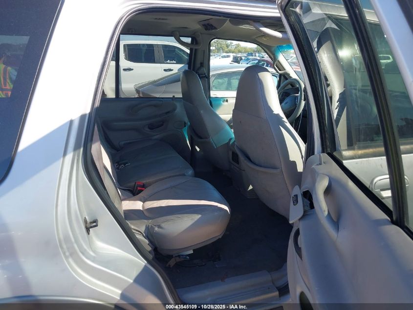 2000 Ford Expedition Xlt VIN: 1FMRU15L6YLC47789 Lot: 43545109